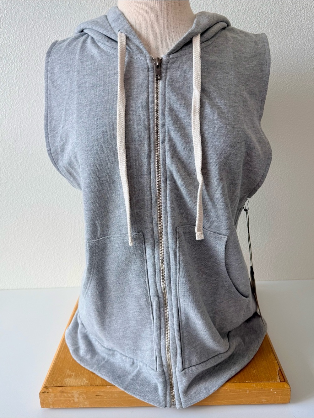 NWT EVER Brand Heather Gray Sleeveless Zip Up Hoodie Vest Women’s M Made in USA